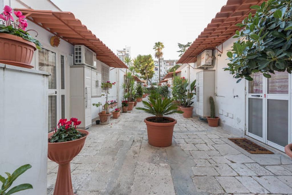 Al Cortile Lägenhet Bari Exteriör bild