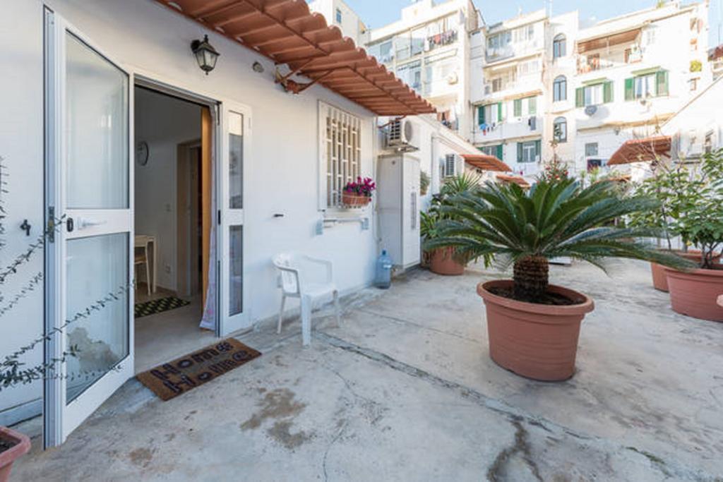 Al Cortile Lägenhet Bari Exteriör bild